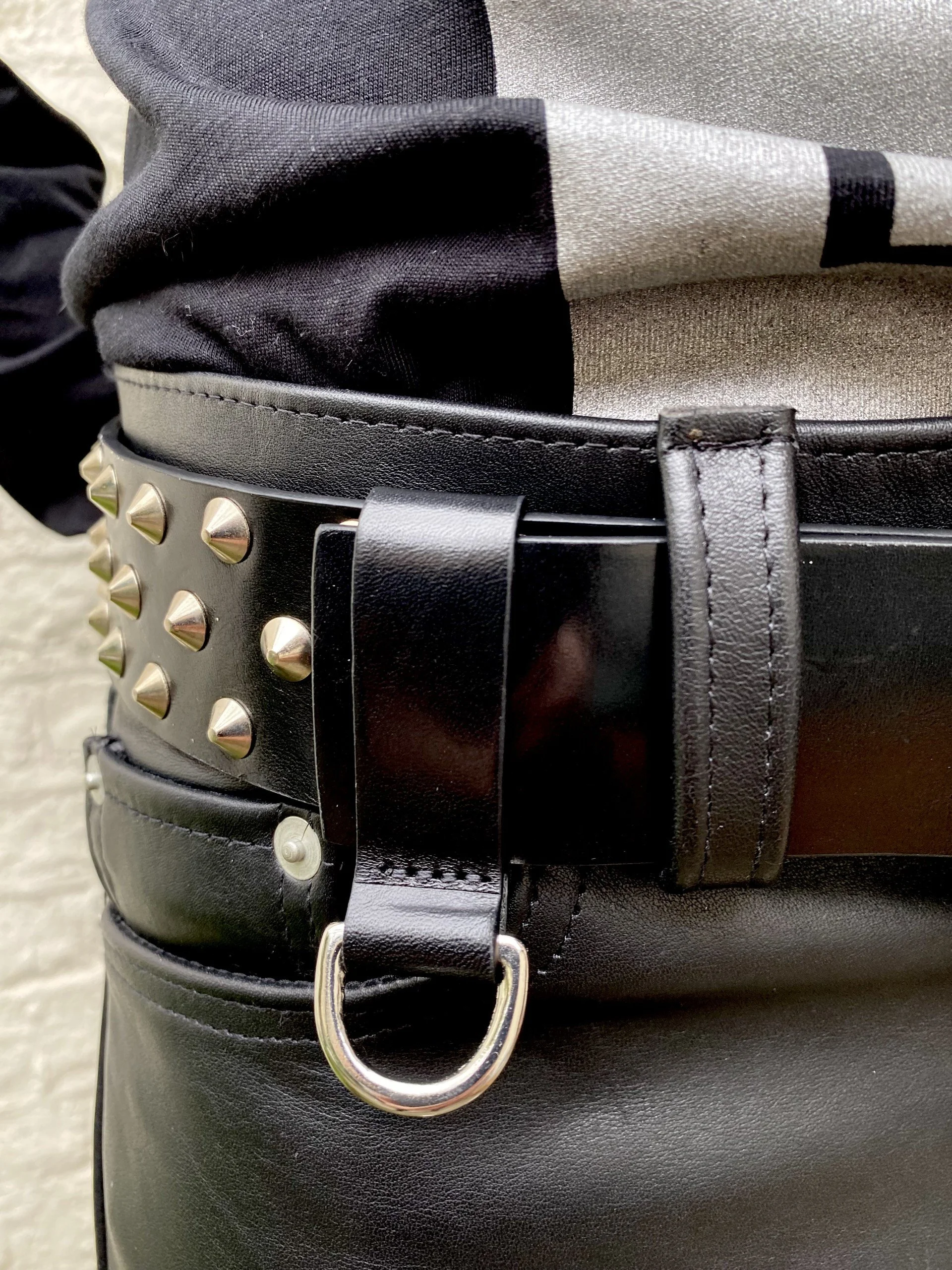 LW3 Classic Cone Stud Belt — The London Leatherman